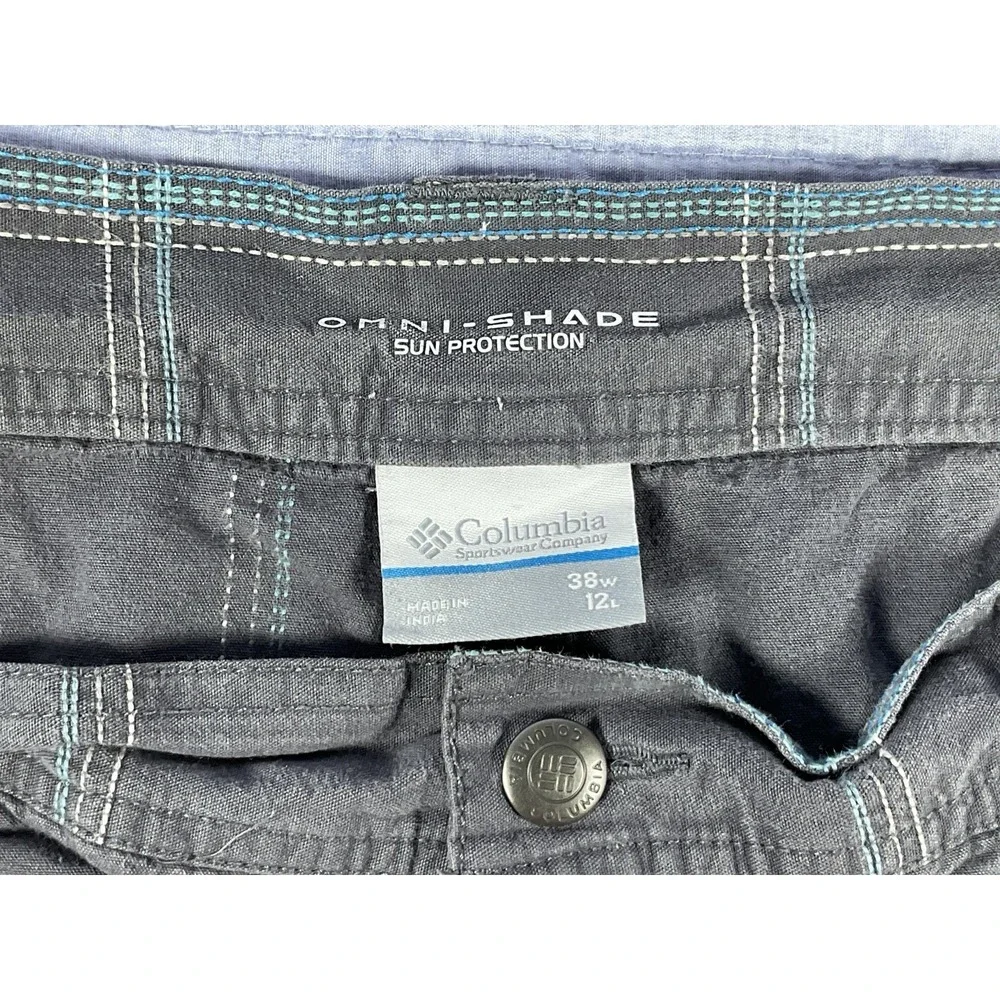 Columbia Omni Shade Mens Size 38 Cargo Hiking Shorts Multicolor Plaid Gray Blue